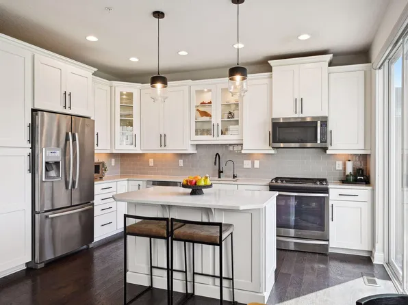 8329 Goldenrod Ln N, Maple Grove, MN 55369