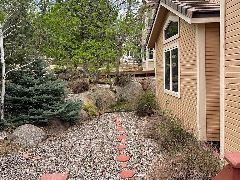 5045 Broadmoor Bluffs Dr — Photo 31