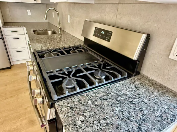 144 Centre Avenue image 4 of 19