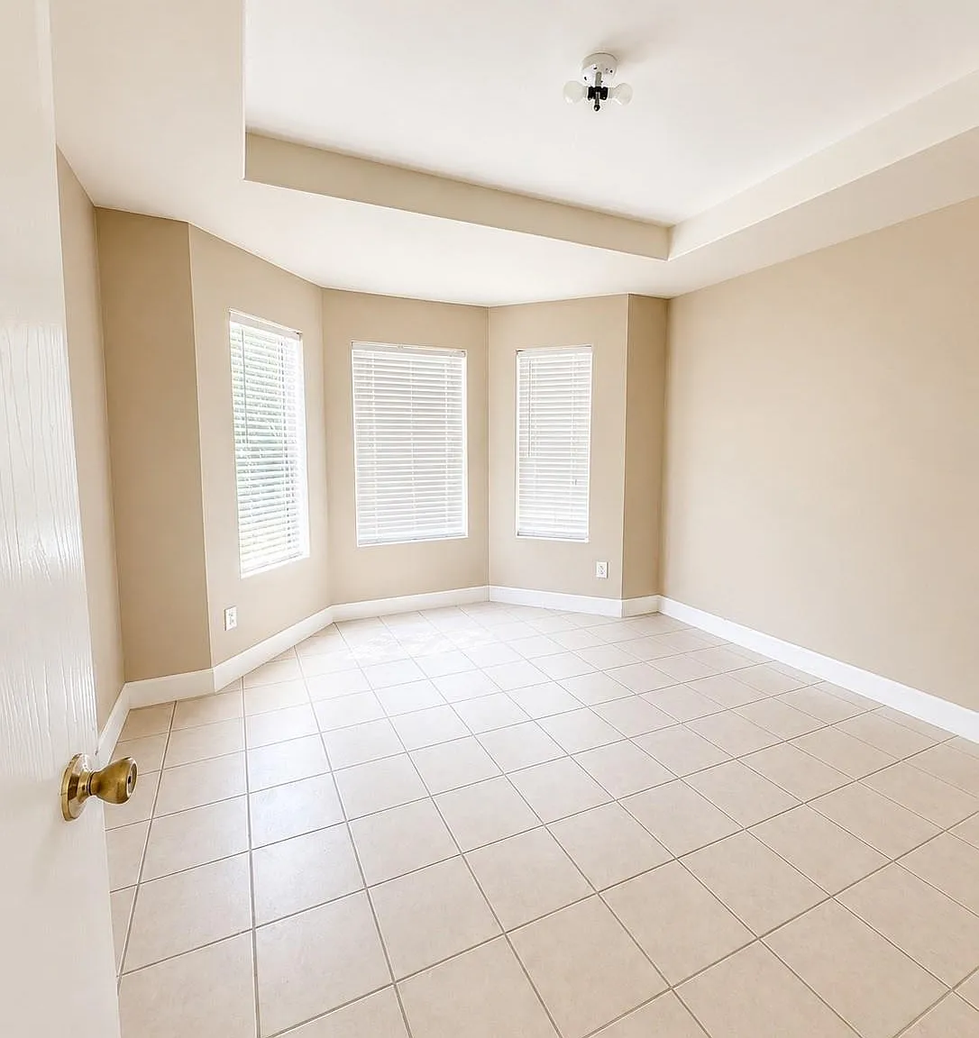 3 bed, 2.0 bath, 1214 sqft, $1,725 — Photo 4