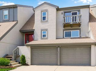 203 Woodbridge Ln, Kansas City, MO 64145