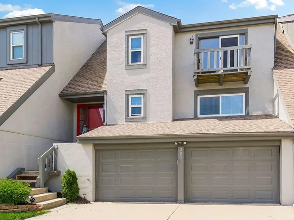 203 Woodbridge Ln, Kansas City, MO 64145
