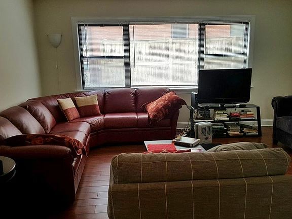 2nd image of 1300 W Chase Ave #2A