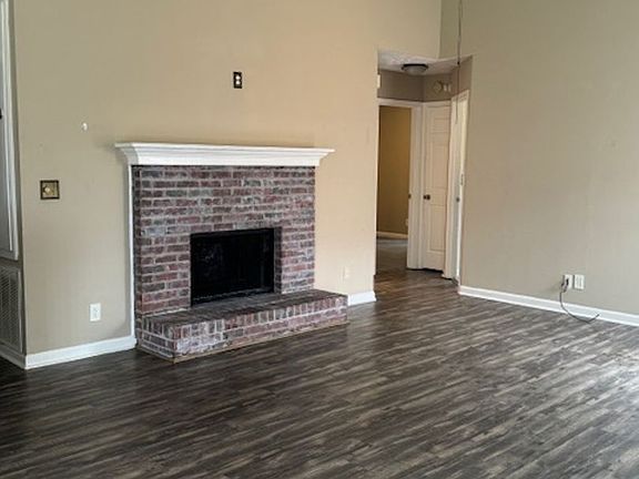 3rd image of 240 Hambleton Rd