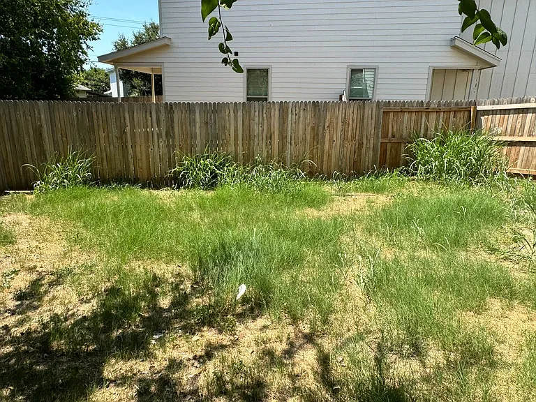 10334 Lynwood Vlg — Photo 11