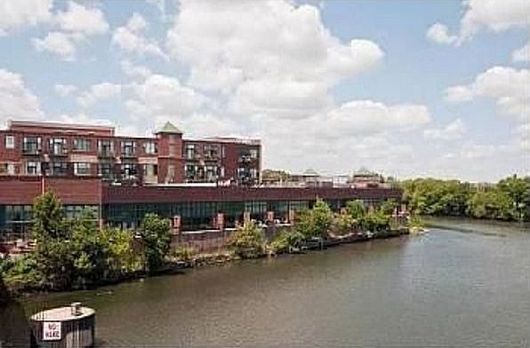 1st image of 2222 W Diversey Ave APT 213
