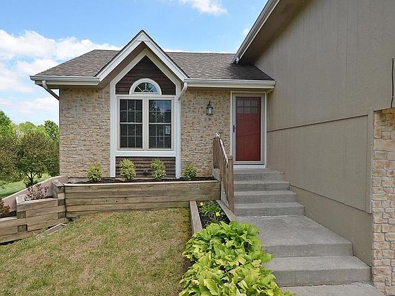 2nd image of 504 Newport Dr