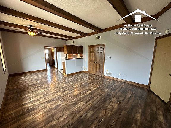4th image of 103 E 10th St APT 21