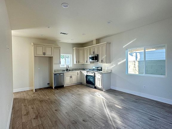 2nd image of 6625 Satsuma Ave