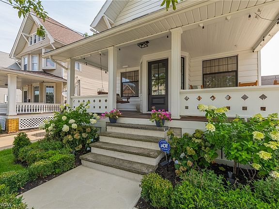 4th image of 1225 Gladys Ave