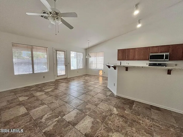 22014 N 73rd Ln — Photo 3