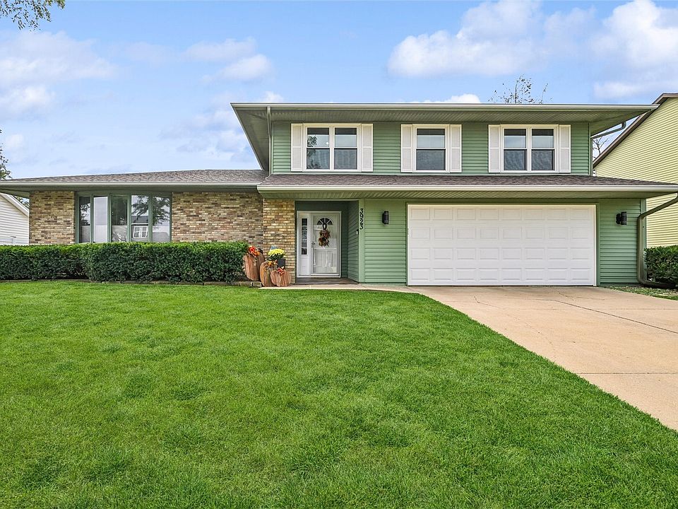 1st image of 3923 Roxbury Dr NW