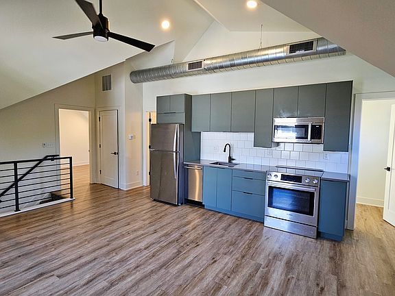 5th image of 205 W 1st Ave