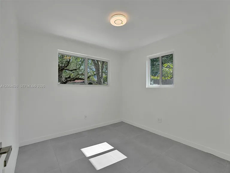2380 NE 184th Ter — Photo 42