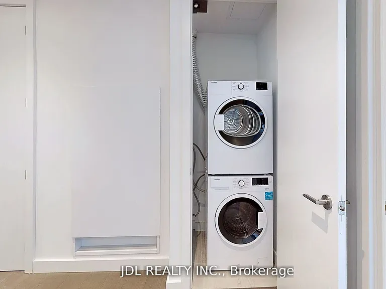 81 Wellesley St E #2101 — Photo 18