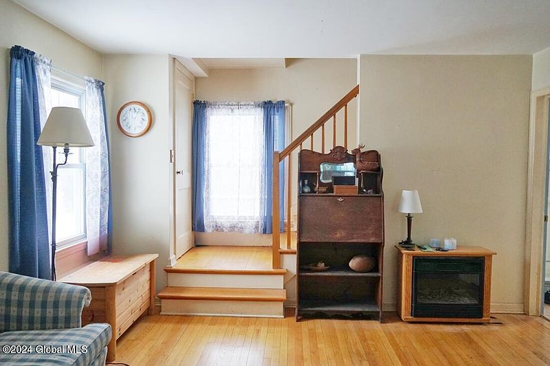 3rd image of 23 Olive Street