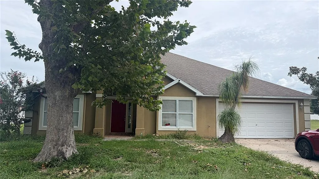 3 bed, 2.0 bath, 2230 sqft, $2,100 — Photo 2
