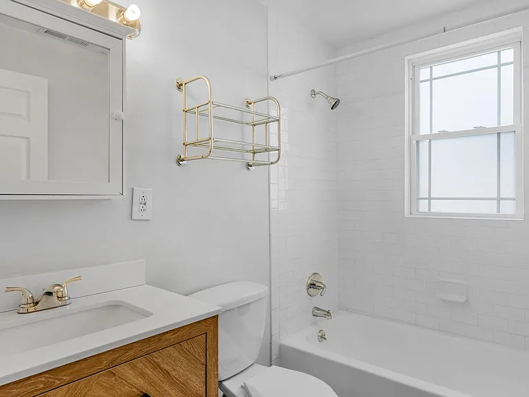 1001 Greenleaf Ave #2 — Photo 9