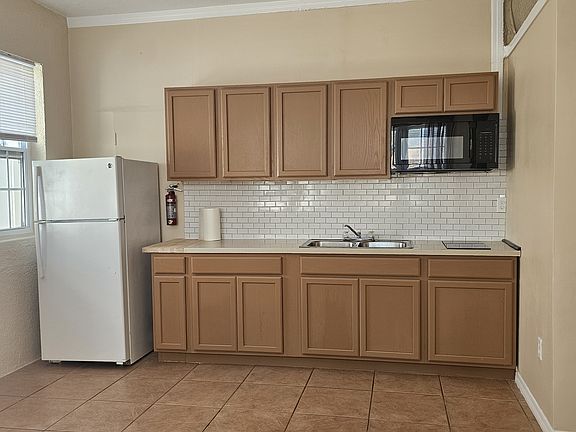 4th image of 409 Albatross Ct #409B