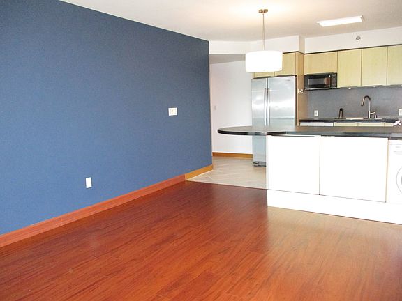 3rd image of 801 S King St APT 3607