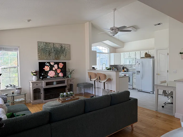 6439 S Dallas Ct — Photo 7
