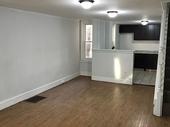 5th image of 224 Montana St