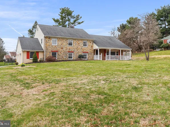 202 Ivy Ln, Glen Mills, PA 19342