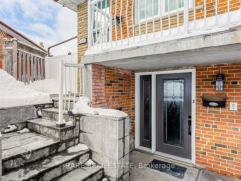 22 Bamford Cres — Photo 4