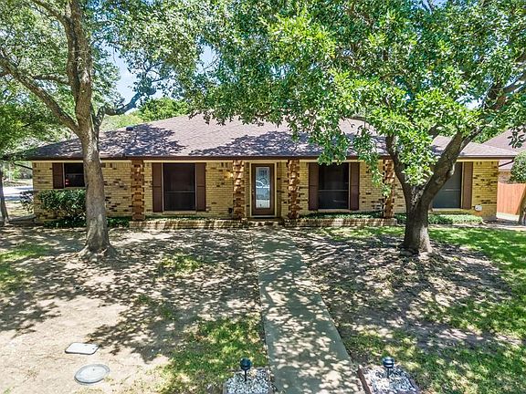 5th image of 1521 Sharon Dr