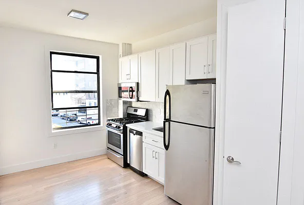 Rented by Bohemia Realty Group | media 11