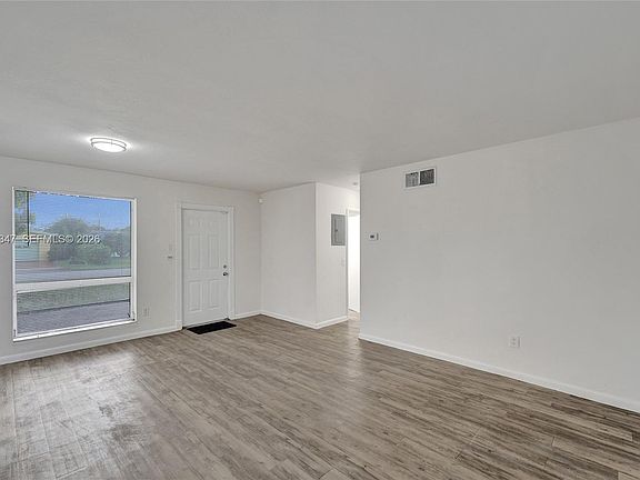 5th image of 3751 NW 25th St