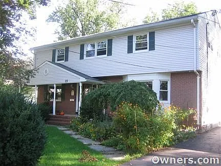 15 Carlton Rd photo 1