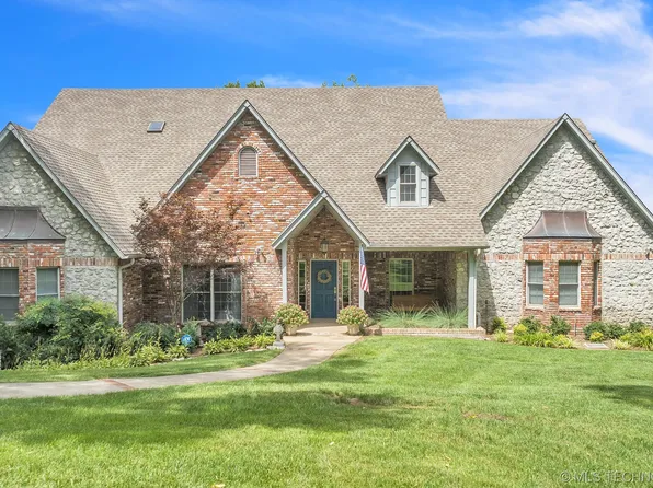 711 N Main St, Bristow, OK 74010