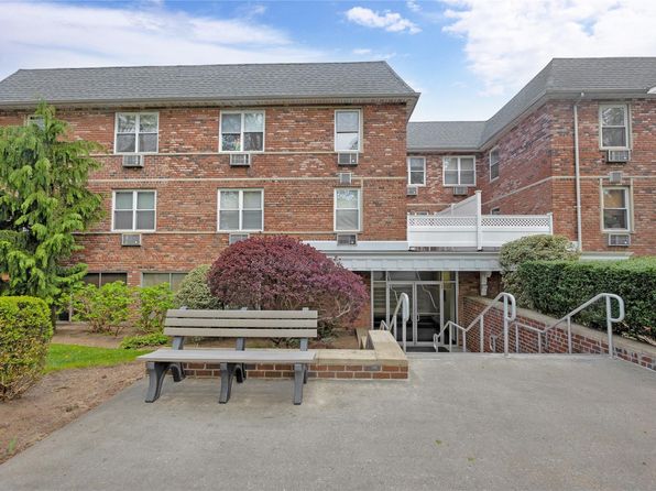 40 Daley Place #230, Lynbrook, NY 11563
