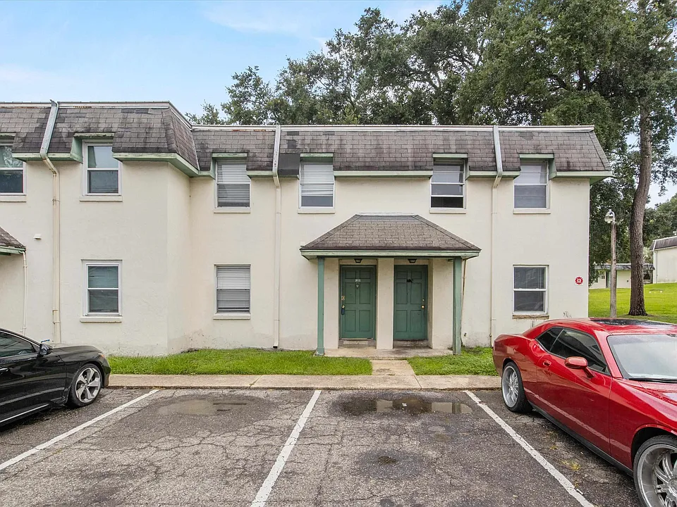 2325 W Pensacola St #121