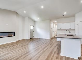 803 Fox Ridge St, Newton, KS 67114