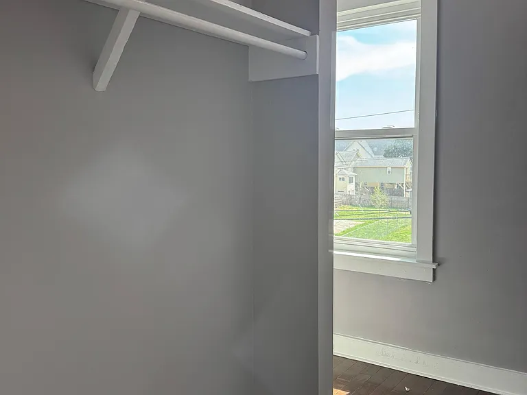 215 Rosette St — Photo 8