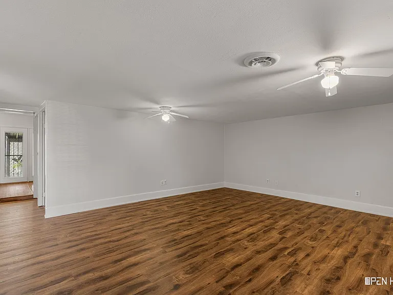 1604 Parkdale Dr — Photo 7