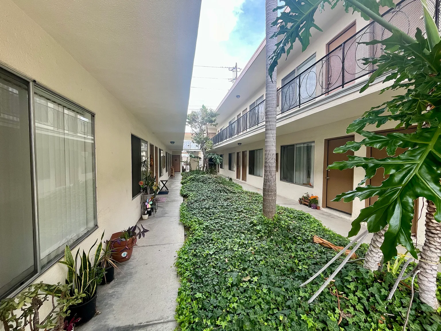 16640 Crenshaw — Photo 4
