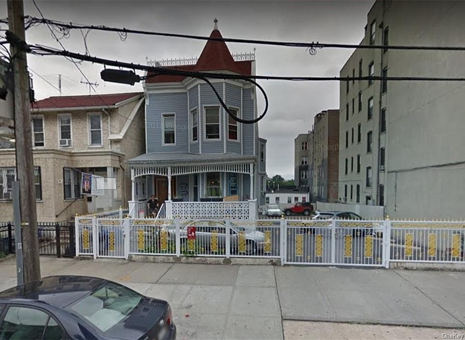 2nd image of 3304 Decatur Ave