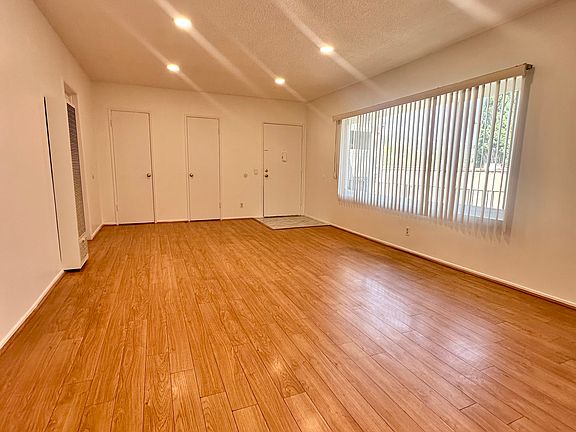 3rd image of 614 W Dryden St APT 6