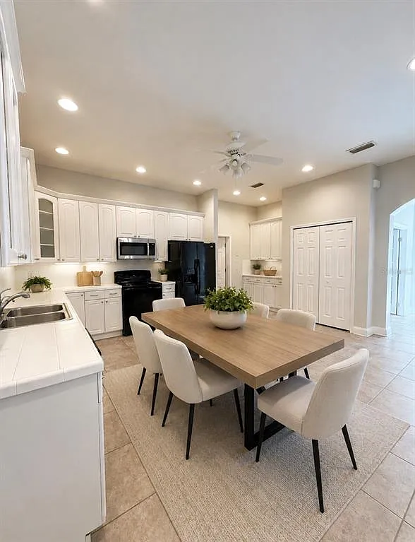 3 bed, 2.0 bath, 1585 sqft, $2,265 — Photo 4