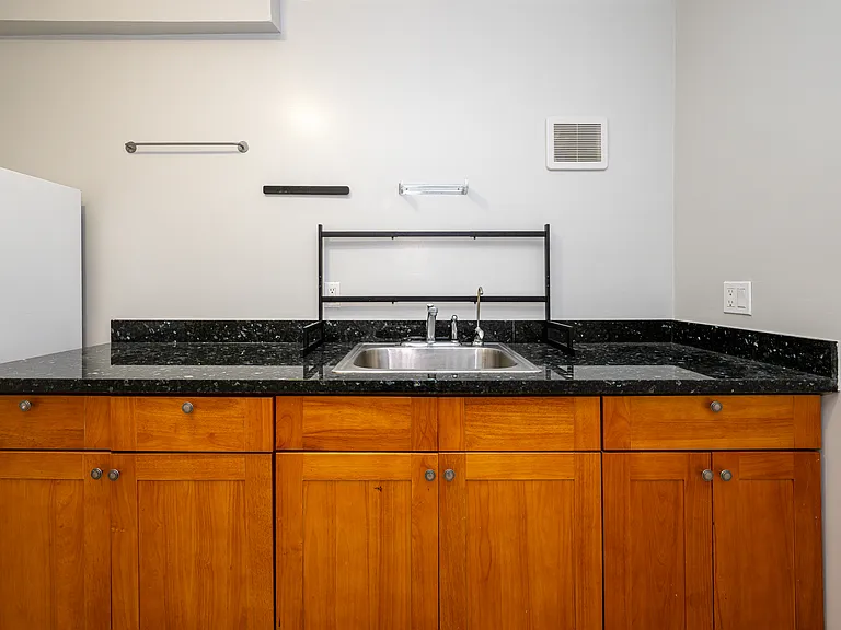 481 Monterey Blvd #A — Photo 7