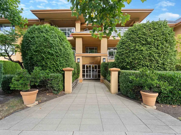 15185 22nd Ave #305, Surrey, BC V4A 9T4