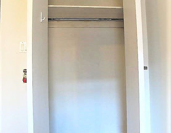 5th image of 433 Marion St APT 1L