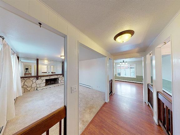 4th image of 190 Grand View Dr