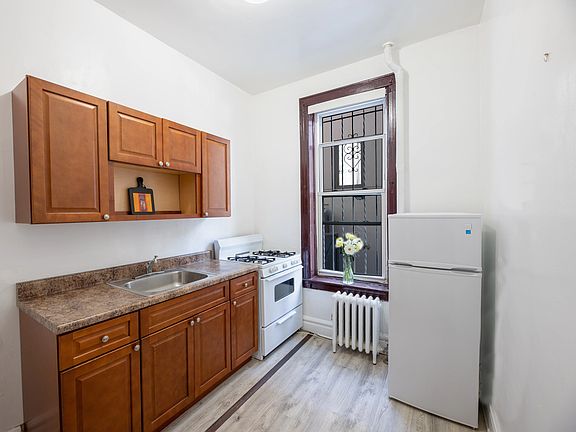 4th image of 118 Clifton Pl