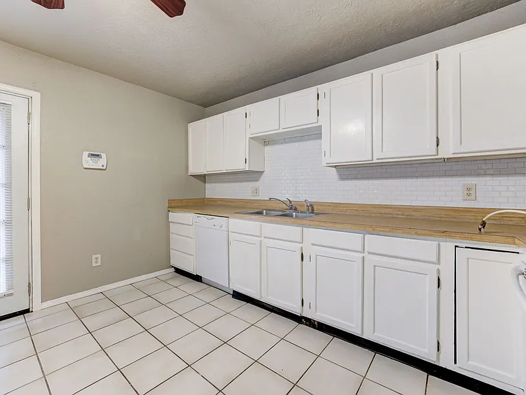 631 Welston Cir #631 — Photo 19