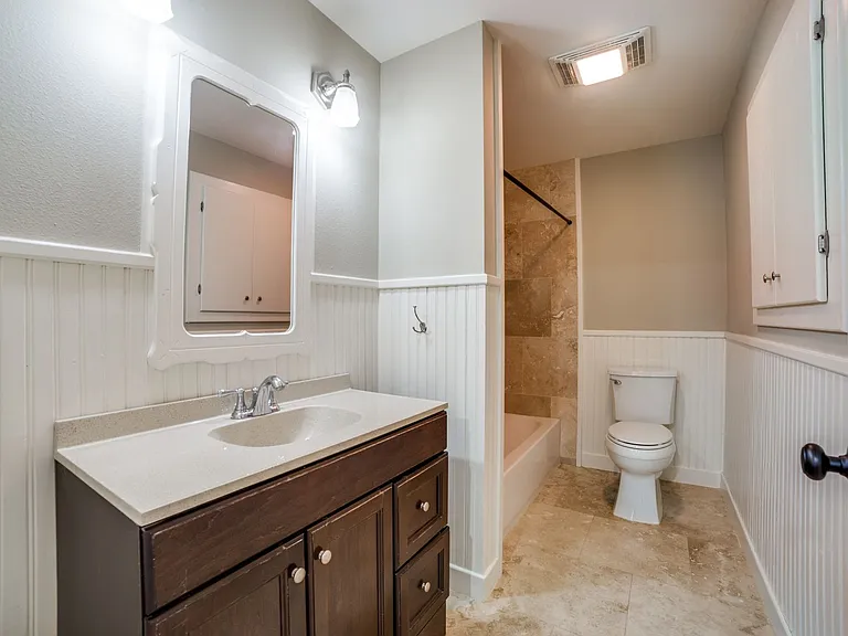 208 S Winston Ln — Photo 16