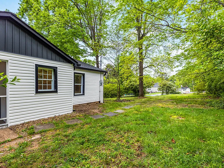 6005 Medlin Heights Rd — Photo 32